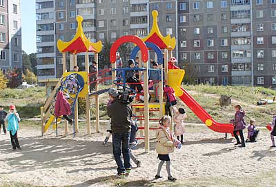  В этом году Северск получил в подарок от СХК и Топливной компании «ТВЭЛ» 20 современных детских площадок 