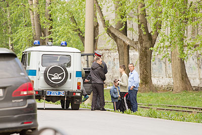 28 мая сотрудники полиции работали на проблемном адресе – экипаж вылавливал детвору