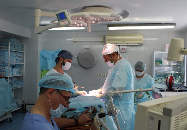 Хирурги больницы скорой медицинской помощи № 2 ежедневно проводят около 20 операций
