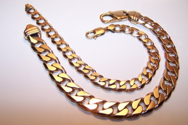 2-gold-chains-1-1527608