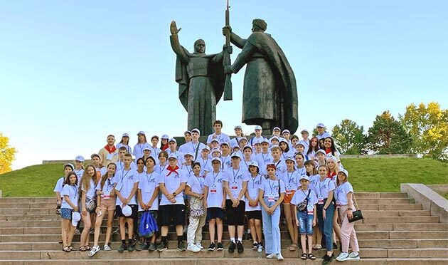 Сибирское гостеприимство покорило сердца луганских школьников
